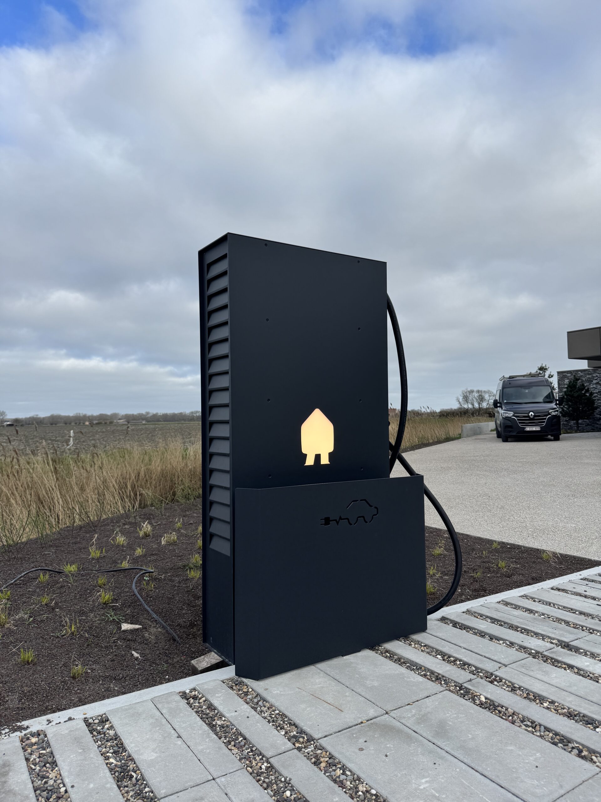 Fashionable collision protection for Smappee EV Ultra